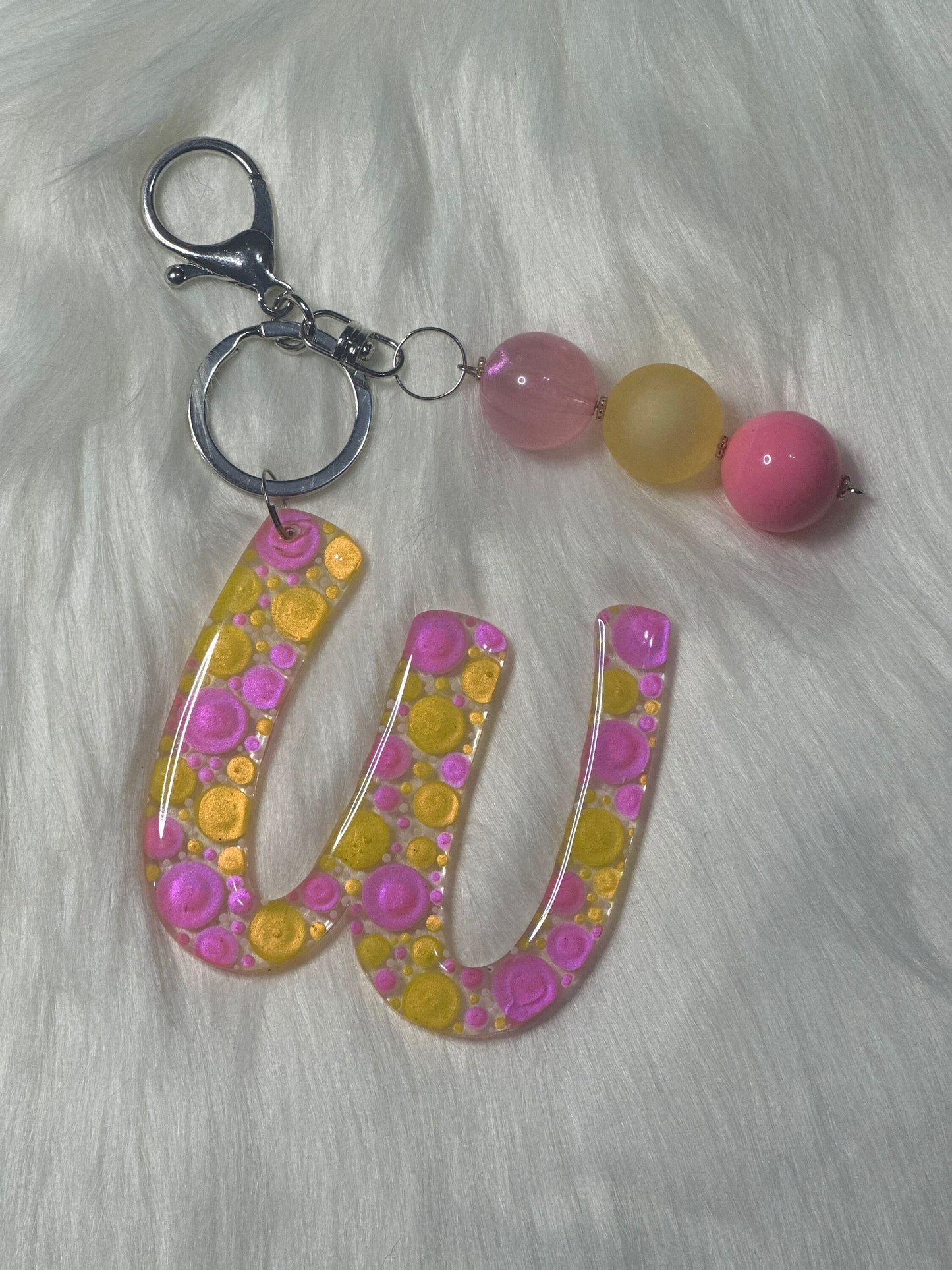 Dot Art Letter W Keychain: Bubblegum Bead Monogram Bag Charm