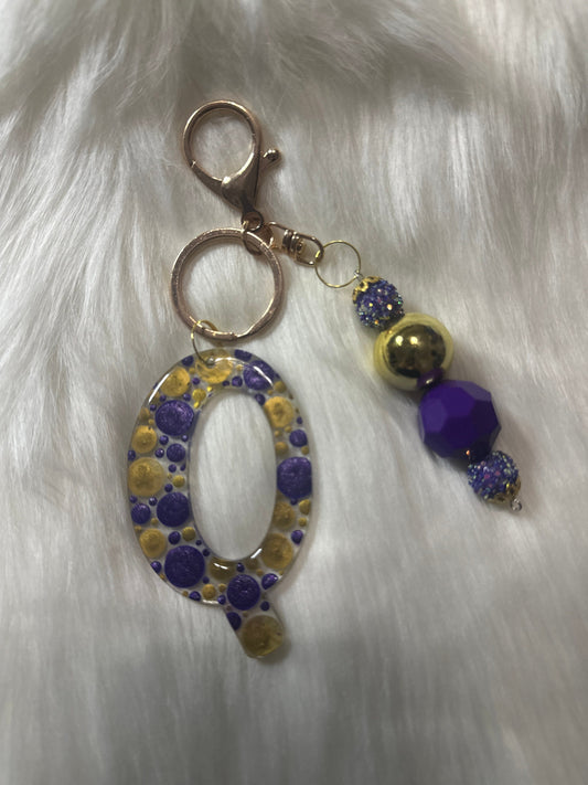 Dot Art Letter Q Keychain: Bubblegum Bead Monogram Bag Charm
