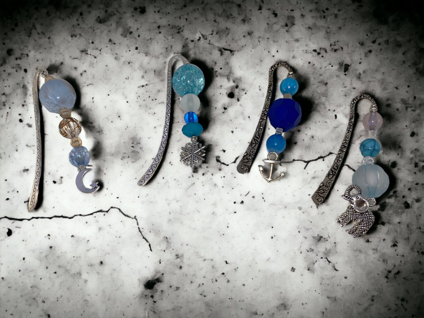 Serene Blue & Green Beaded Bookmarks – Elevate Your Reading Experience and Delight Gift Recipients